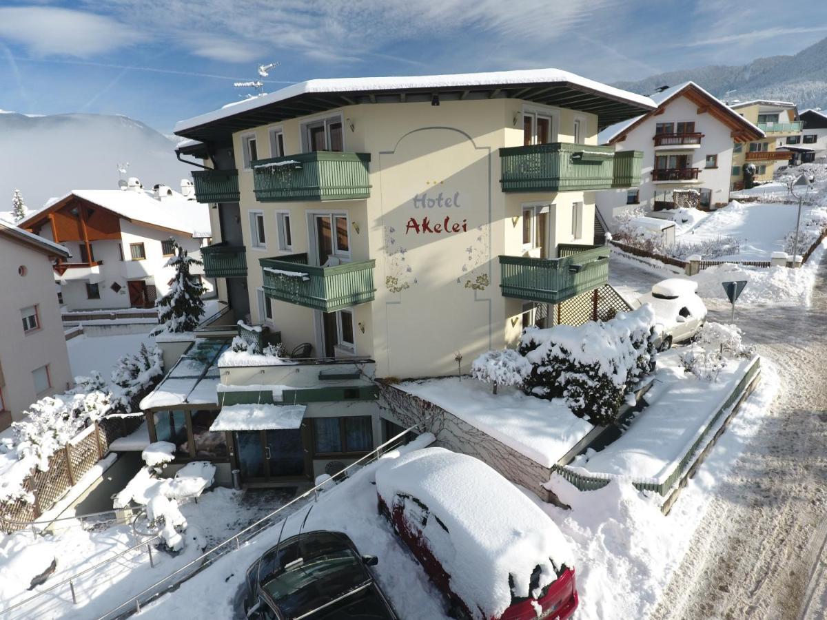 Hotel Akelei Brunico Bagian luar foto