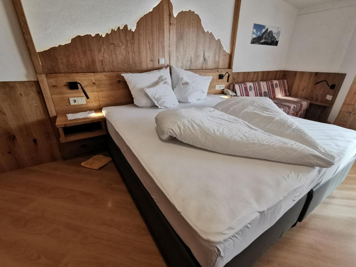 Hotel Akelei Brunico Bagian luar foto