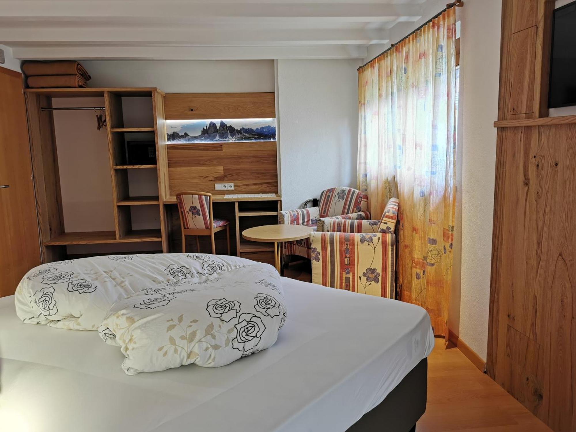 Hotel Akelei Brunico Bagian luar foto