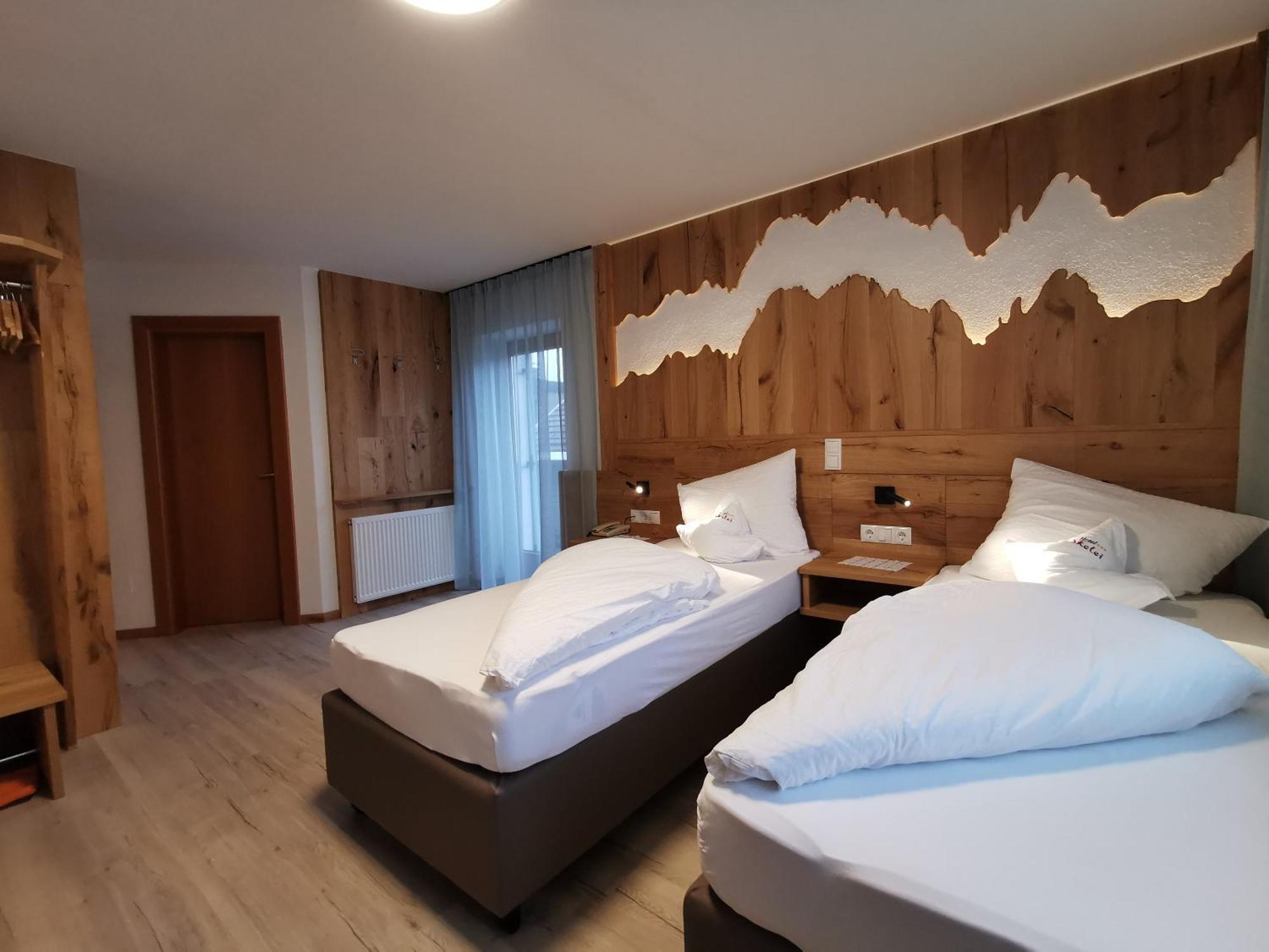Hotel Akelei Brunico Bagian luar foto