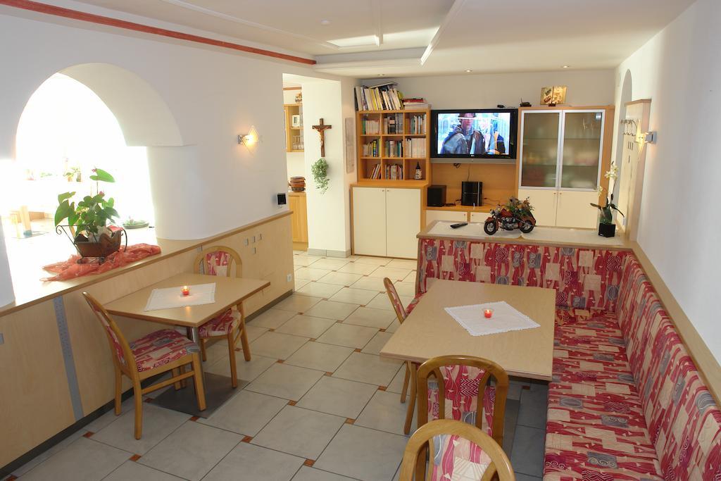 Hotel Akelei Brunico Bagian luar foto